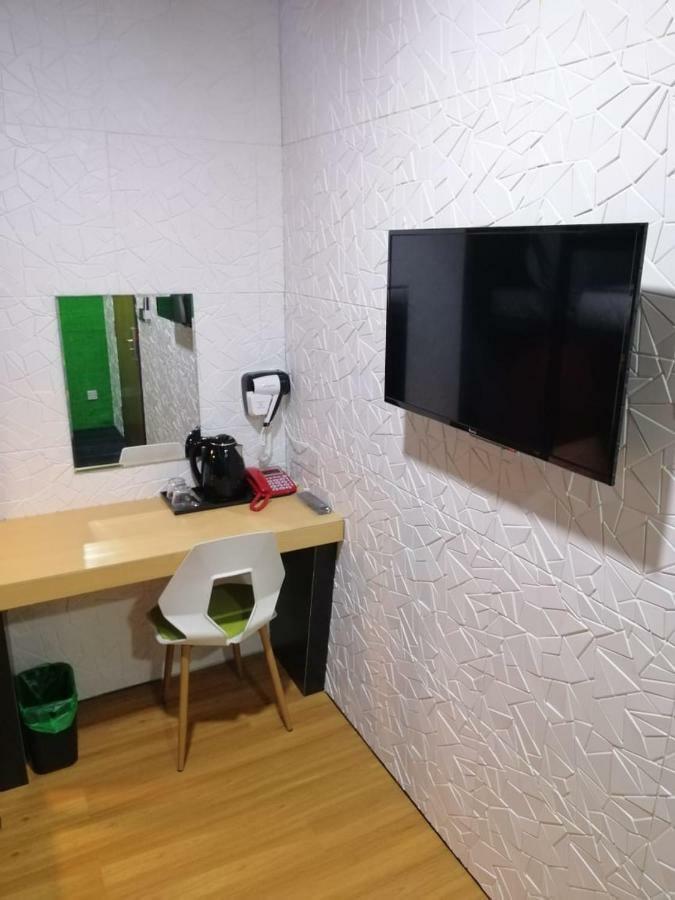 בנדר סרי בגאוואן Qing Yun Resthouse Bandar, Brunei Darussalam חדר תמונה